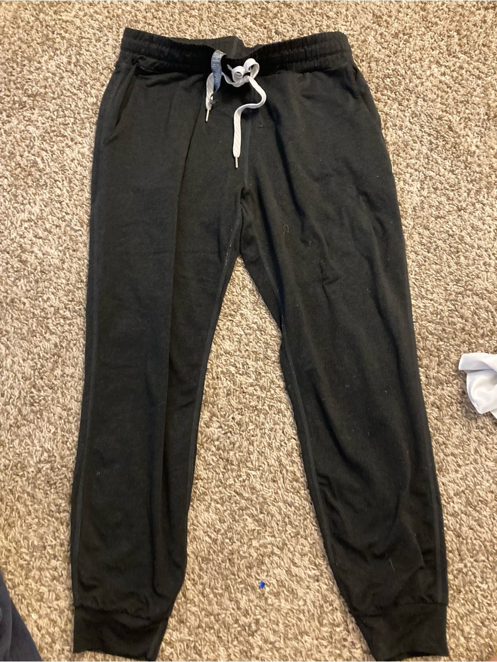 Vuori Black Men's Jogger Sweatpants with Contrast Drawstring